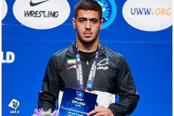 ایران در کشتی طلایی شد  | محمدحسین فیروزپور قهرمان کشتی آزاد امیدهای جهان شد