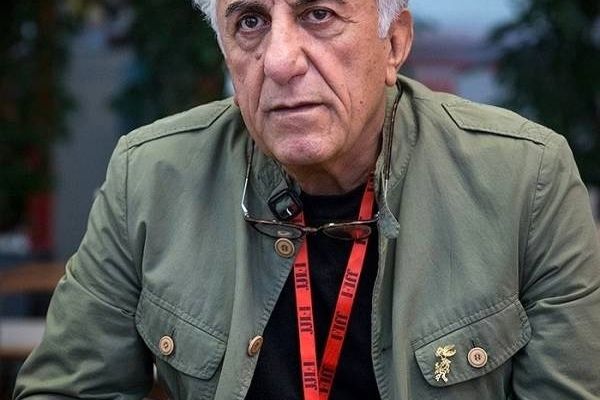 عکسی از خانواده رضا کیانیان که تا بحال دیده نشده بود | خواهر و برادران رضا کیانیان در یک قاب 