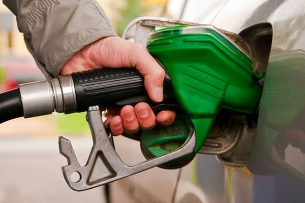سهمیه بنزین فروردین ماه شارژ شد | ۶۰ لیتر بنزین این ماه
