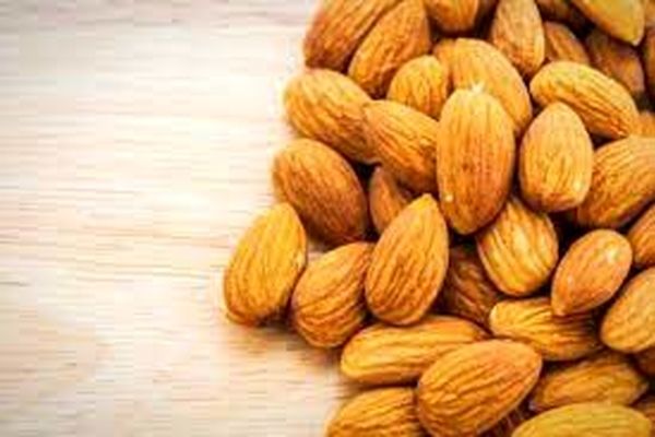 اگر هر روز بادام مصرف کنید چه اتفاقی در بدن می افتد | خواص بادام برای بدن 