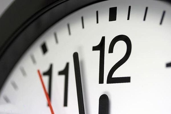 تغییرات ساعت گوشی ها | ساعت گوشی ها عوض نمیشود ؟