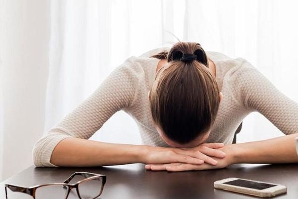 علائم خستگی اجتماعی | از کجا بفهمیم دچار خستگی اجتماعی هستیم؟