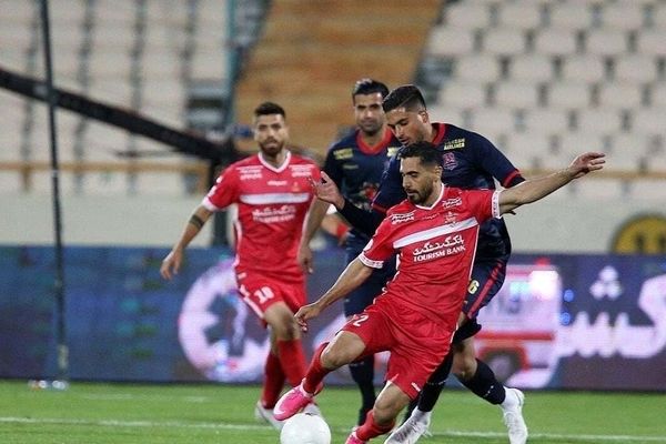 پنالتی به سود پرسپولیس وصدر نشینی آن ختم شد + ویدیو