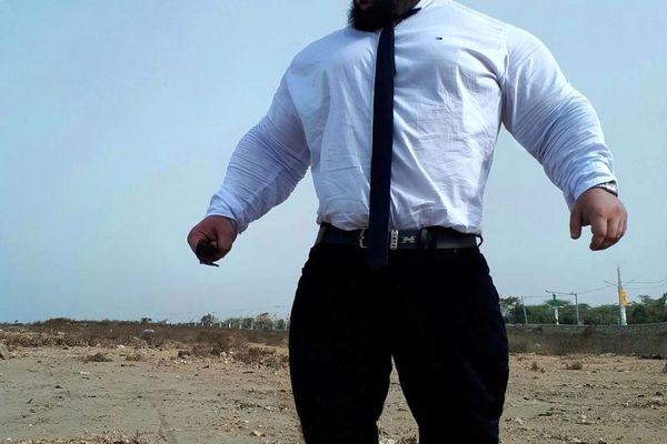 خود نمایی های جدید هالک ایرانی از هیکلش | باز هم پای ترفند های تصویری در میان است  