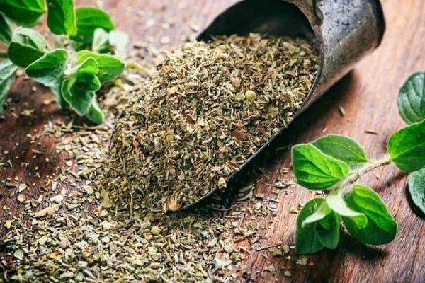 خطرهای وحشتناک خوردن آویشن که نمی دانید!