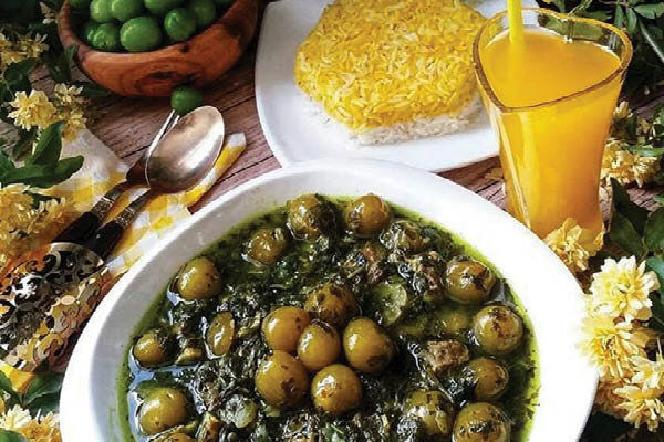 ناهار یه غذای متفاوت تابستونی  بپز | طرز تهیه هلی خورش با گوجه سبز 