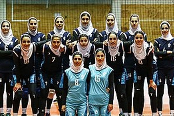 خوشحالی پیکانی ها از به ثمر رسیدن تک گلشان 