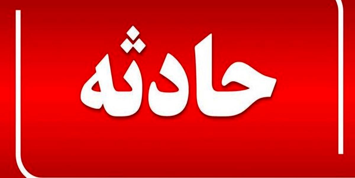  لحظه هولناک چپ کردن آمبولانس پس از تصادف با خودرو سواری