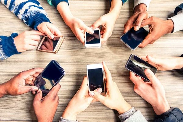 رابطه تلفن همراه و ابتلا به سرطان مغز