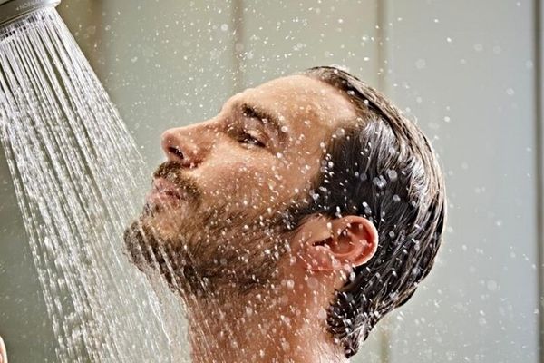 حکم رفتن به حمام با زبان روزه | آیا حمام روزه را باطل میکند ؟