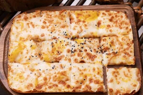 طرز تهیه ی نان سیر یک‌ پیش غذای ساده و شیک!