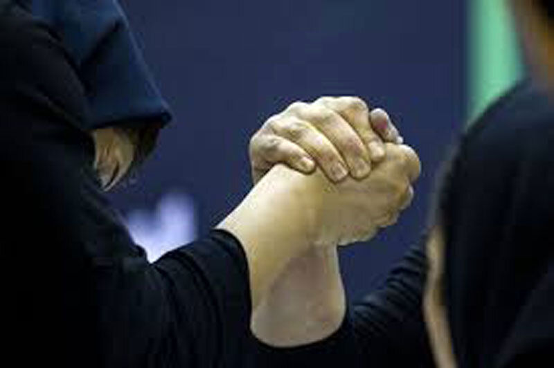 مچ اندازی خانم ها در پخش زنده ی صداوسیما ! + ویدیو | حرکت عجیب صداوسیما برای جذب مخاطب