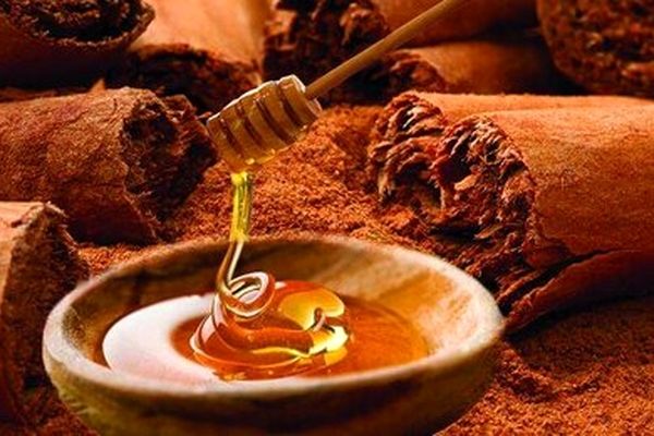 با ترکیب عسل و دارچین اکثر مشکلات جسمی خود را برطرف کنید بدون ذره ای احساس درد!