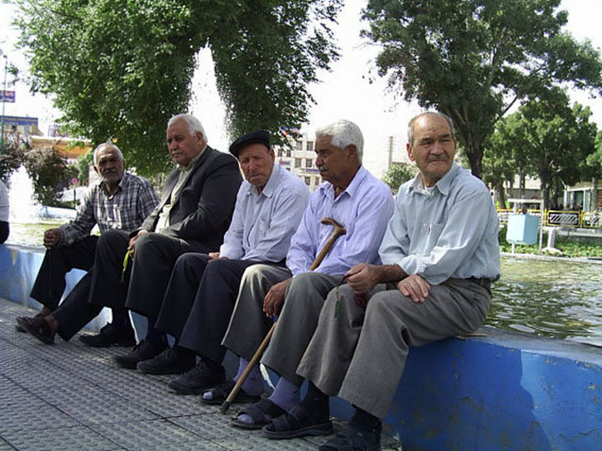 با چه سنی می‌توان درخواست بازنشستگی داد؟