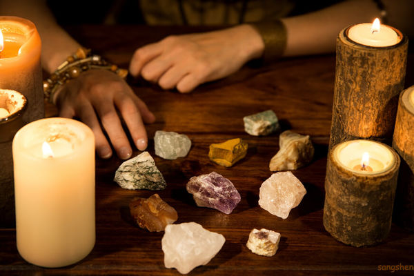 سنگ ماه تولد شما چیست؟| آن را بشناسید و از آن انرژی بگیرید