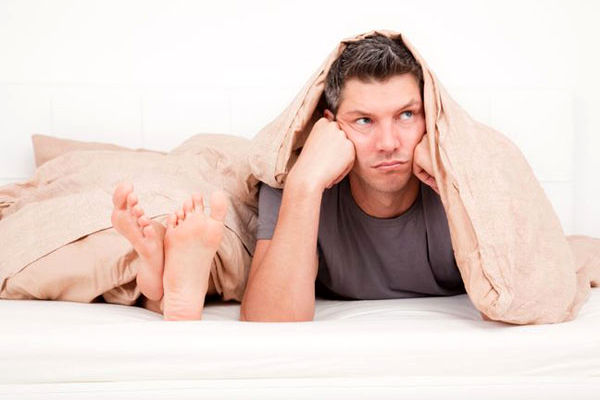 تفاوت خودارضایی مردان و زنان و نکات آن | آیا خودارضایی واقعا باعث کوری و ناباروری می‌شود؟