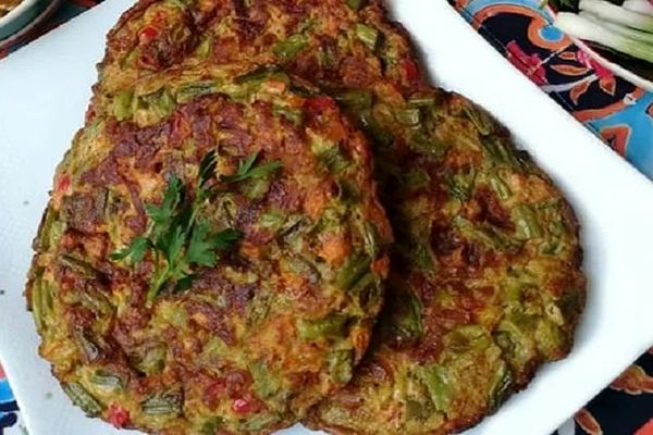 طرز تهیه کوکوی لوبیا چشم بلبلی به روش شمالی‌ها | غذایی فوق العاده خوشمزه و گیاهی