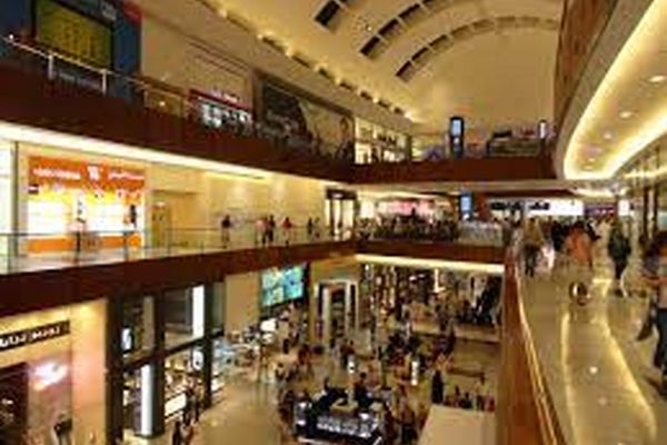 در امارات چه چیزی ارزان محسوب میشود ؟ | صحبت های جالب مردم عرب در دبی مال