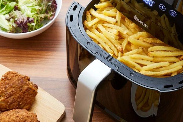 چربی های سبد سرخ کن را این مدلی تمیز کن | ترفند تمیز کردن سرخ کن