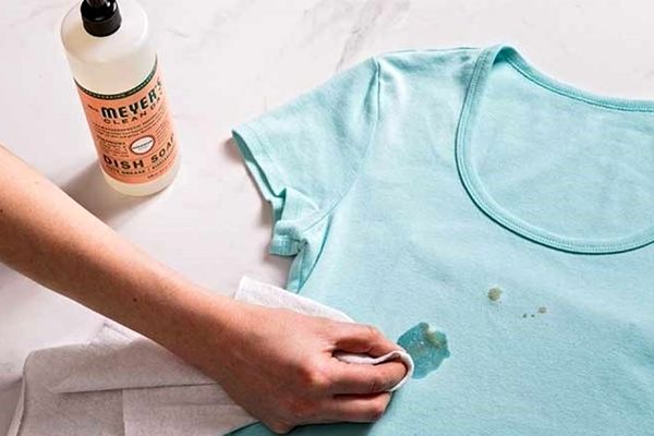 ترفندی برای پاک کردن لکه‌ های مختلف روی لباس