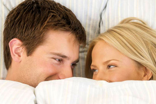 لازمه جذاب بودن خانم ها عشوه گری | راه و روش های عشوه گری در خانم ها 