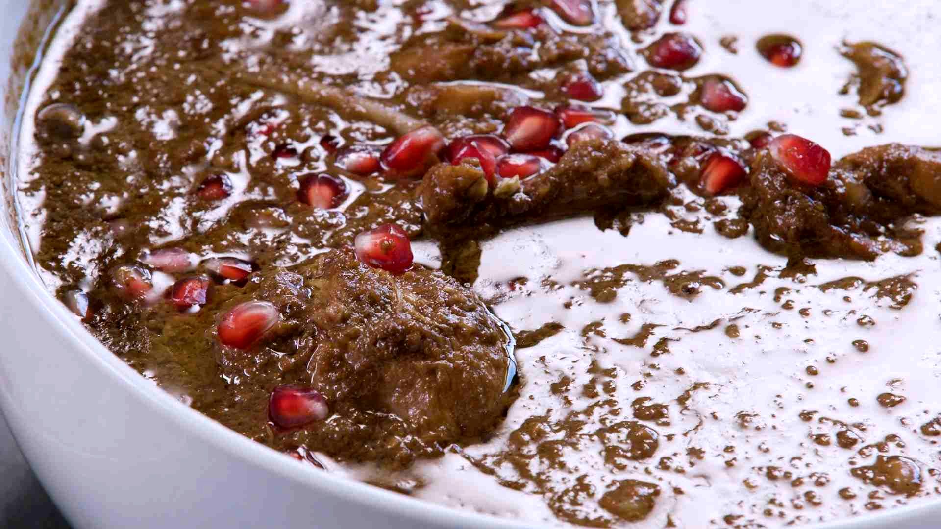 با این روش خورش فسنجانت یه وجب روغن می‌ندازه | طرز تهیه خورش فسنجان +ویدئو