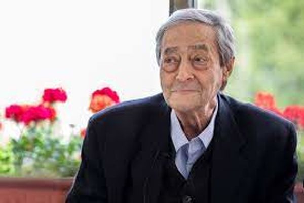 احمدرضا احمدی شاعر و نویسنده معروف در بیمارستان بستری شد