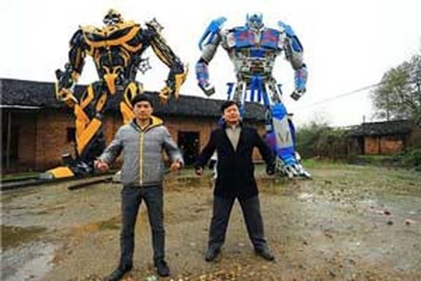 ربات های بزرگ و جالب پدر و پسری با مواد بازیافت 