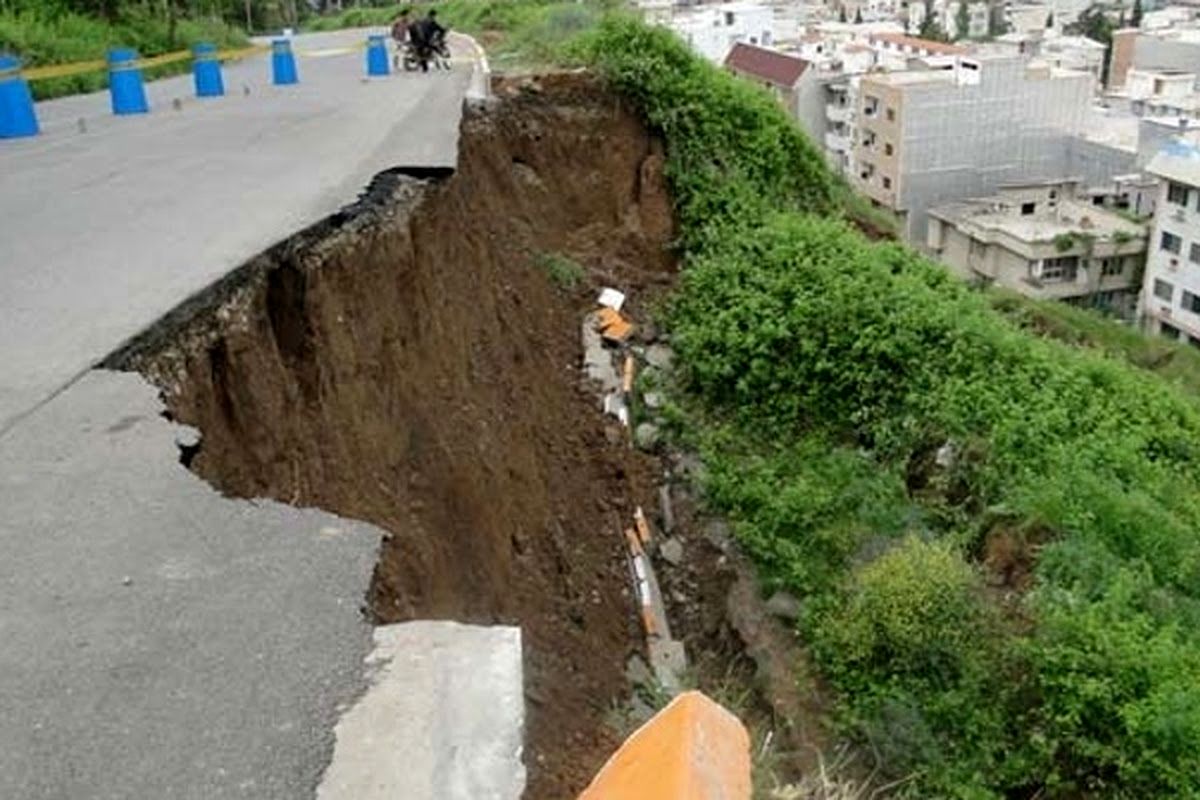 برزیل زیر آب رفت | سیل و رانش عجیب زمین در برزیل 