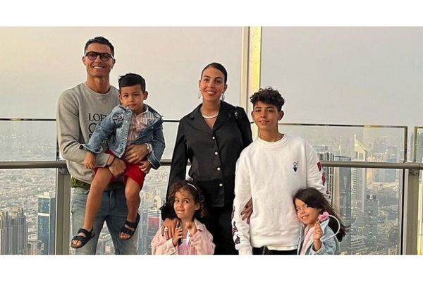 رونالدو به ایران می آید | سفر رونالدو و همسرش به ایران 