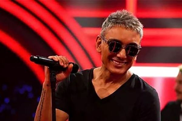 شادمهر عقیلی آهنگ «اتفاق» روزبه بمانی را اجرا کرد! + ویدیو