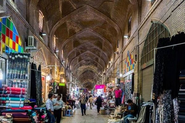 بازار وکیل شیراز تبدیل شد به فشن شو | فشن شو در بازار وکیل شیراز