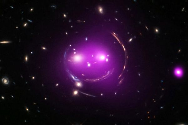 جدید ترین تصویر منتشر شده از ناسا | لبخند ماده تاریک در ۴.۶ میلیارد سال نوری دورتر از ما