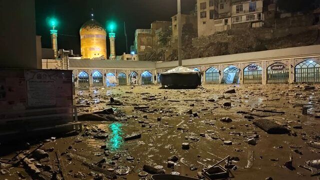 جاری شدن سیلاب و رانش زمین در امام‌زاده داوود (ع) تهران | تصاویر وحشتناک از رانش زمین | لحظات هولناک ورود سیلاب به امامزاده داود در پی بارندگی‌های شب گذشته +ویدئو 