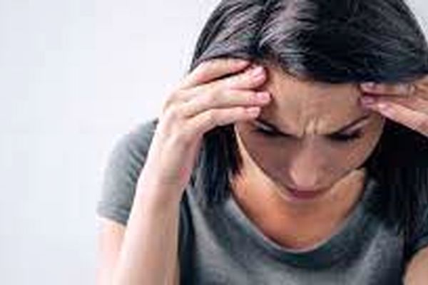 نشانه های جنگ با خودمان | چند نشانه که میگویند حس میکنی آدم بدرد بخوری نیستی 