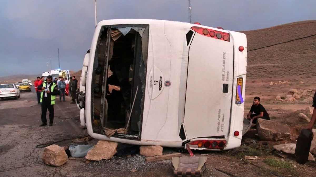 جزئیات حادثه واژگونی اتوبوس در محور کوهدشت- مشهد