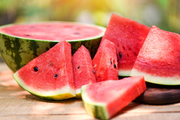 فواید عجیب پوست هندوانه|  پوست و دانه هندوانه را بخورید