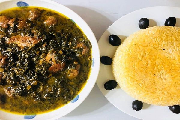 خورشت گوجه سبز ،یک ترش و خوشمزه بهاری 