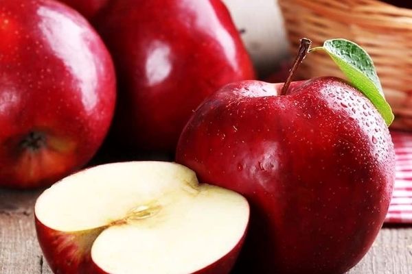 ببینید روی میوه نشسته چه خبره ! | لطفا میوه را نشسته نخورید +ویدیو 