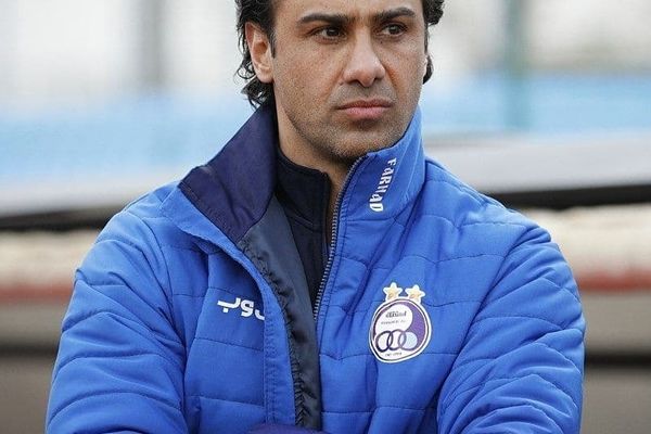 تشویق و تمجید فرهاد مجیدی از فوتبالیست جوان 