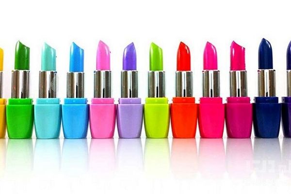 دیگر رژلب‌ نخرید |  درخانه خوش‌رنگ‌ترین رژلب‌ها رابسازید