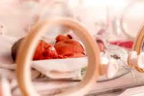 معجزه تولد: نوزادی که از مرگ حتمی نجات یافت | جنگ بین مرگ و زندگی