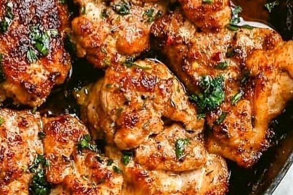 طرز تهیه مرغ اناری با سبزی معطر | دیگه طبخ مرغ به روش تکراری و کنار بزار