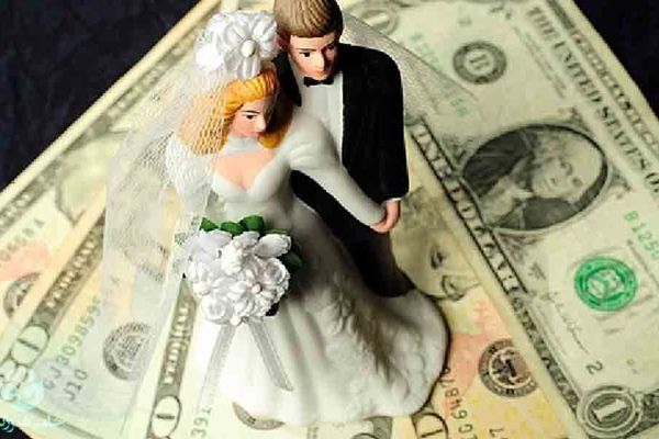 تجاوز جنسی شوگر مامی به پسر جوان | روی صورتم ادرار می‌کرد!