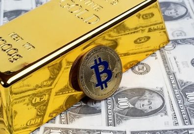 دولت آمریکا ممکن است برای خرید بیت کوین دست به فروش ذخایر طلای خود بزند