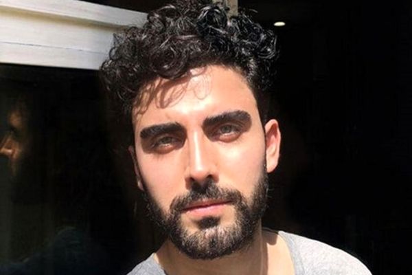 ژست ها و تیپ زنانه بازیگر سریال مانکن | محمد صادقی تغییر جنسیت داد؟