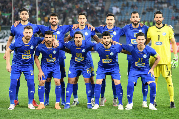 تبریک سر مربی میلان به بازیکنان استقلال بابت قهرمانی+ویدئو 