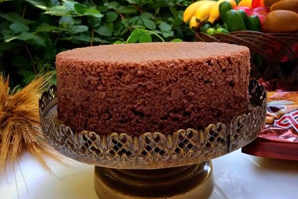 از این به بعد کیک های تولد را در خانه درست کنید | طرز تهیه ی کیک شیفون شکلاتی برای خامه کشی