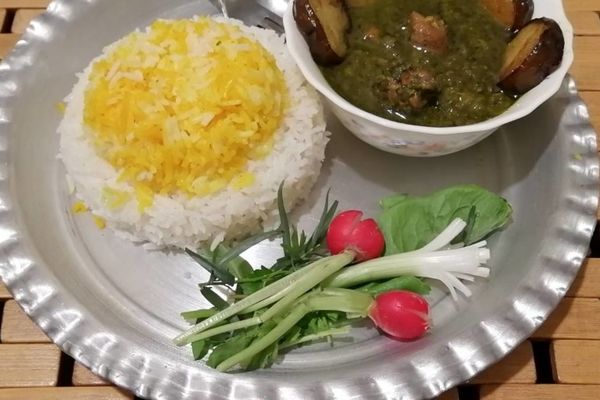 طرز تهیه خورش ریحان | اگه دلت یه خورشت متفاوت میخواد تا فصلش تموم نشده دست بکار شو 