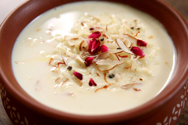 طرز تهیه فرنی خرما | این فرنی مقوی بهترین گزینه برای افطار